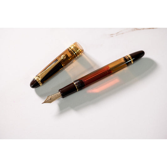 Pilot Custom 823 Fountain Pen Gift Set - Amber - 14k Gold image 3